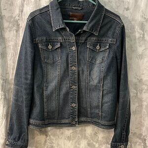 Lee, dark wash, stretchy denim jacket great preowned condition
